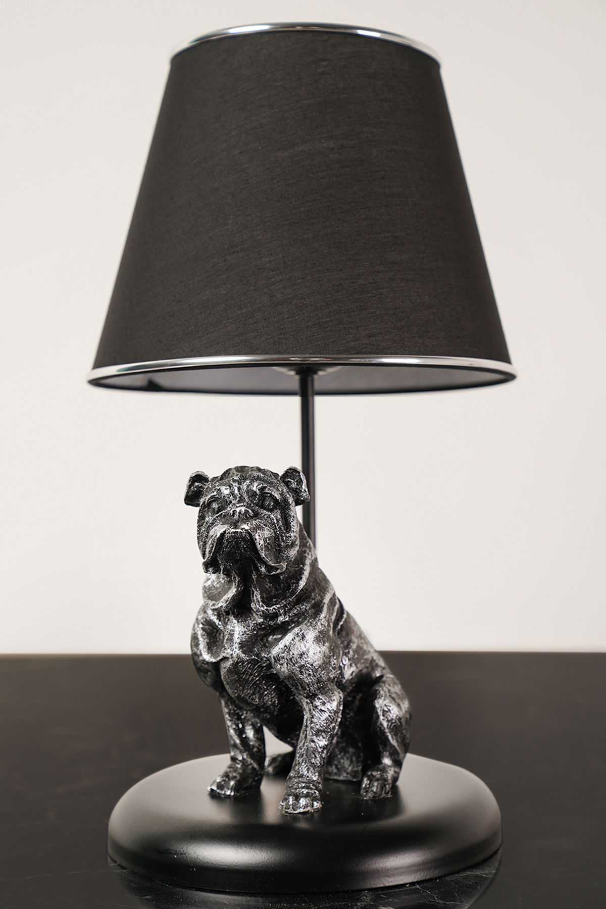 Tischlampe runder Fuß Buckel Bulldogge mit Schirm Replica Ø20 x H44 cm Metall Stoff Silber Schwarz